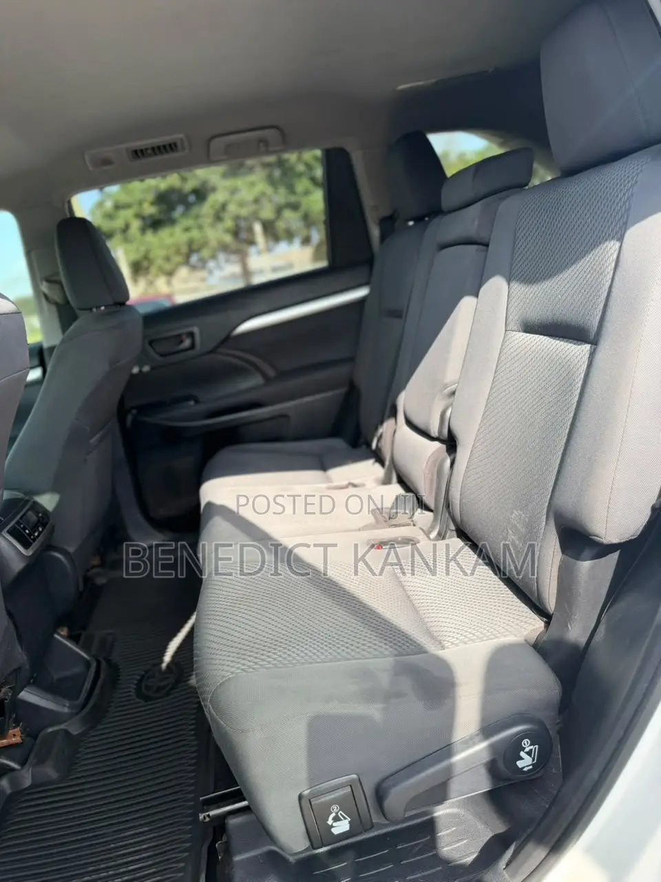 Toyota Highlander LE 2019 White