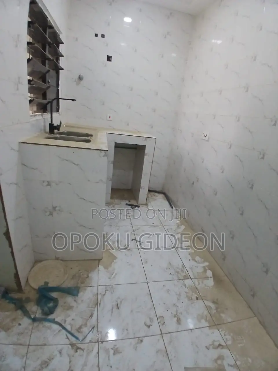 1bdrm Room & Parlour in Macedonia, Amasaman for rent