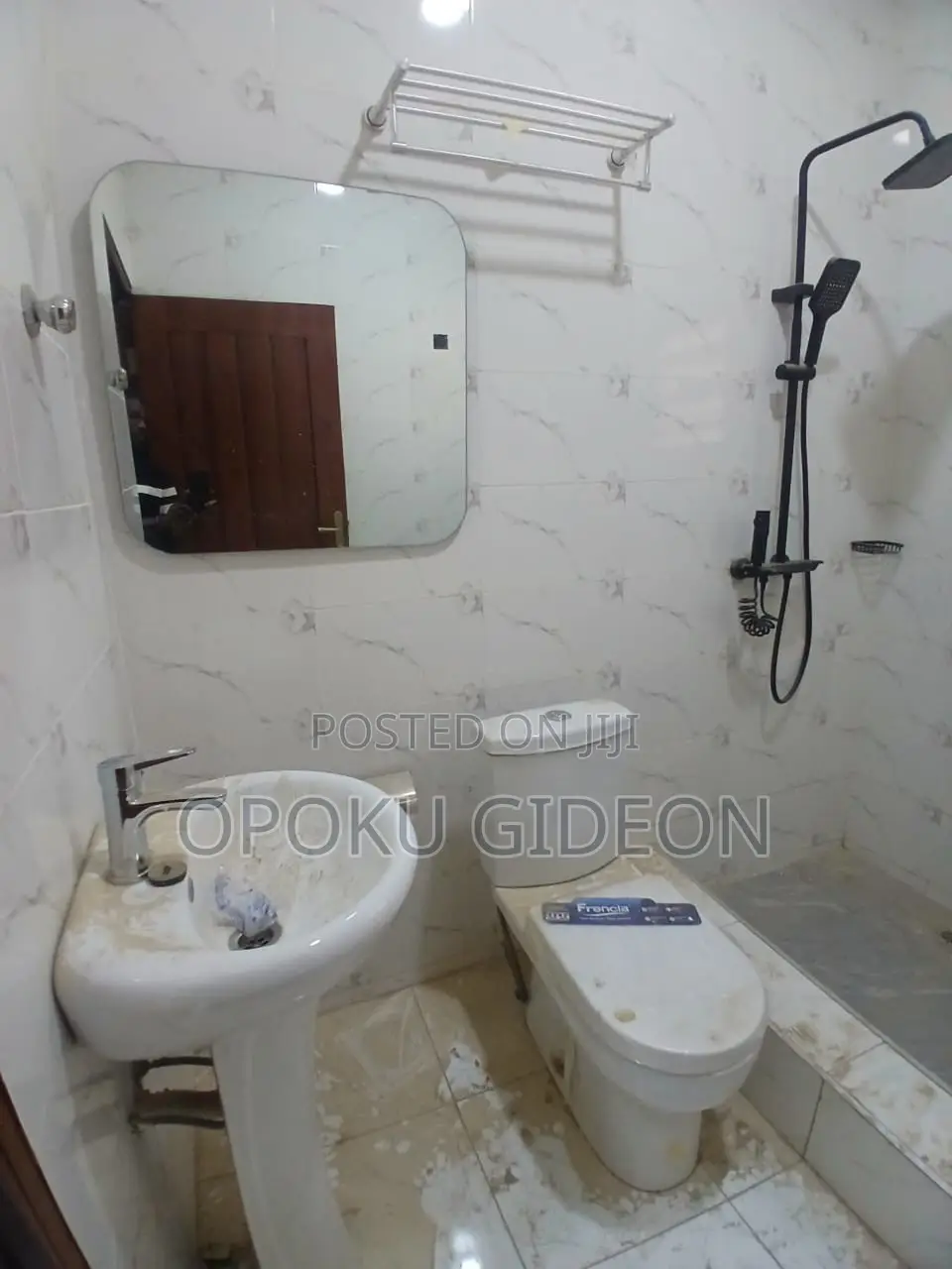 1bdrm Room & Parlour in Macedonia, Amasaman for rent