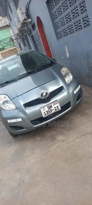 Toyota Vitz 2008 Gray