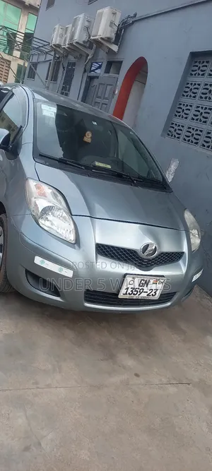 Toyota Vitz 2008 Gray