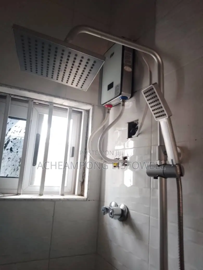 3bdrm House in West Hills Mall Area for rent