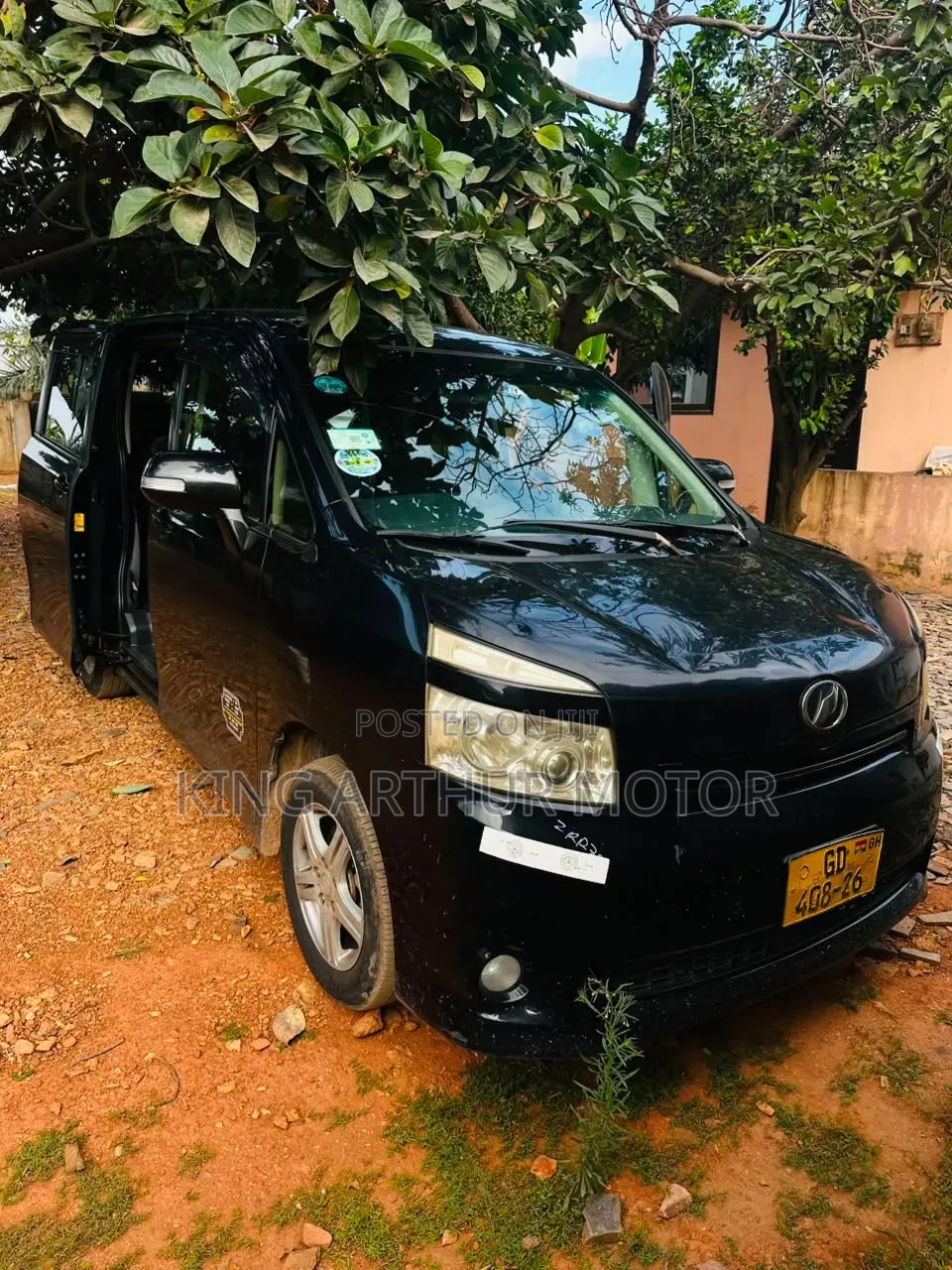 Toyota Voxy V 2WD 8-Seater 2012 Black