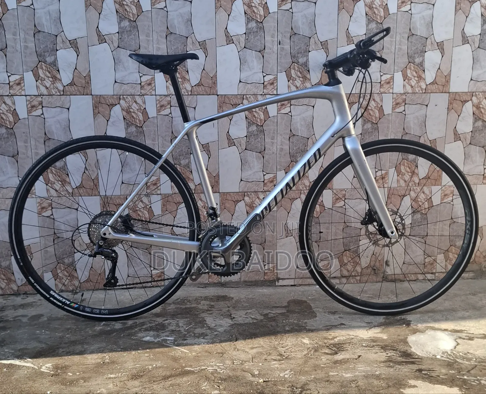 Specialised Srrus Full Carbon Hybrid Bike