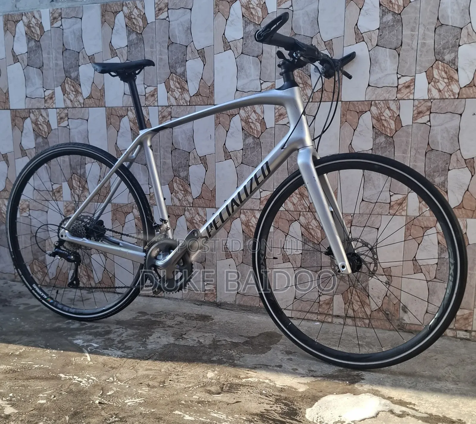 Specialised Srrus Full Carbon Hybrid Bike