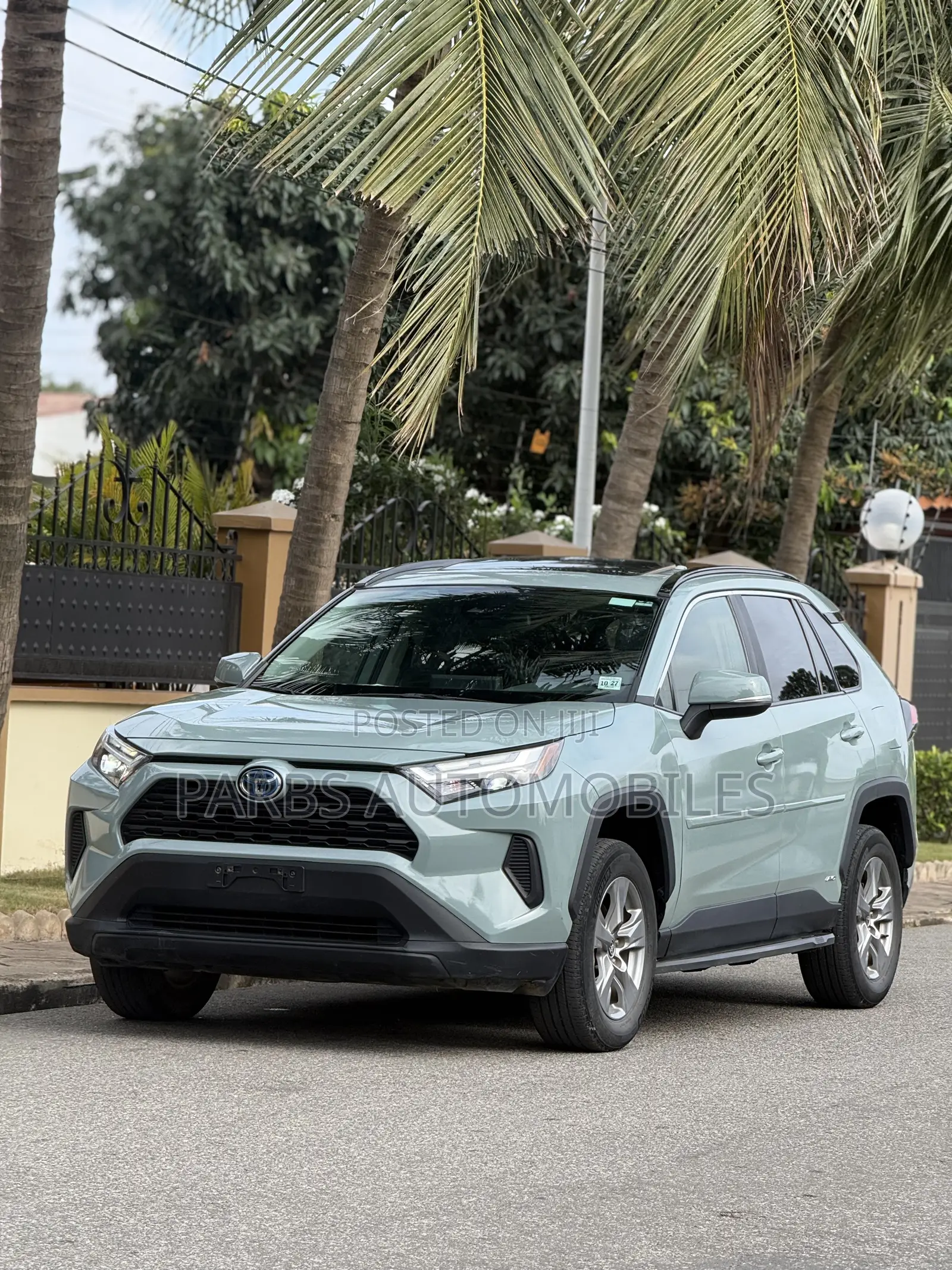 Toyota RAV4 XLE 2022 Gray