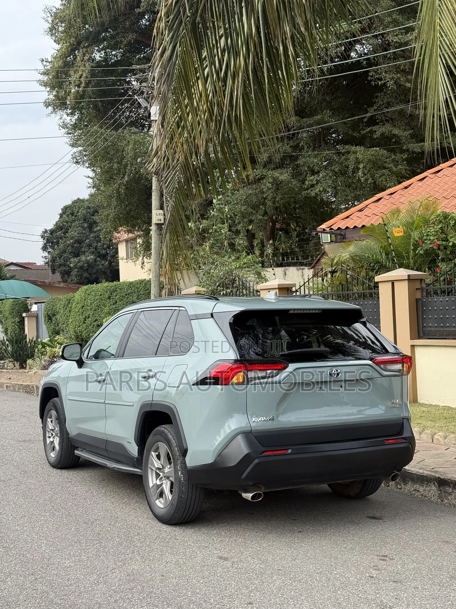 Toyota RAV4 XLE 2022 Gray