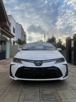 Toyota Corolla 2023 White