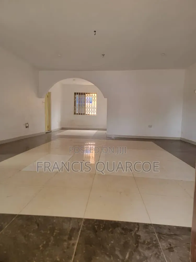 3bdrm Apartment in Dome for rent
