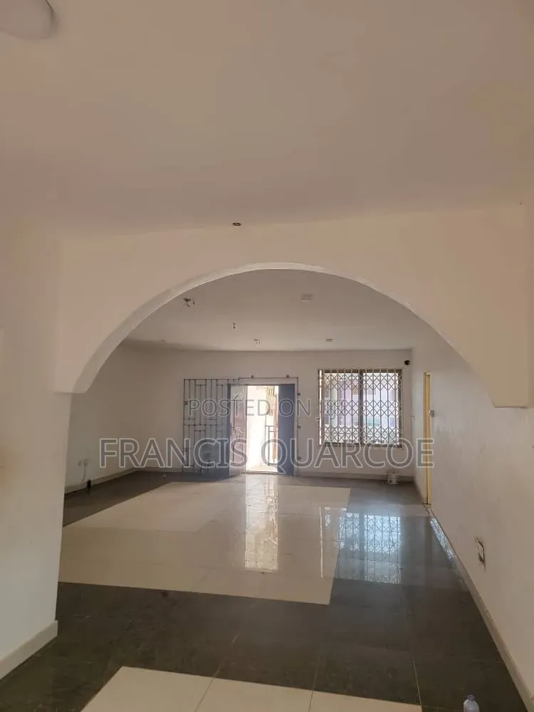 3bdrm Apartment in Dome for rent