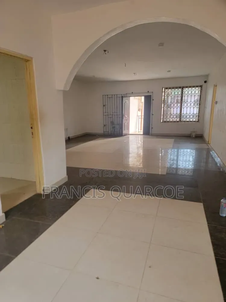 3bdrm Apartment in Dome for rent