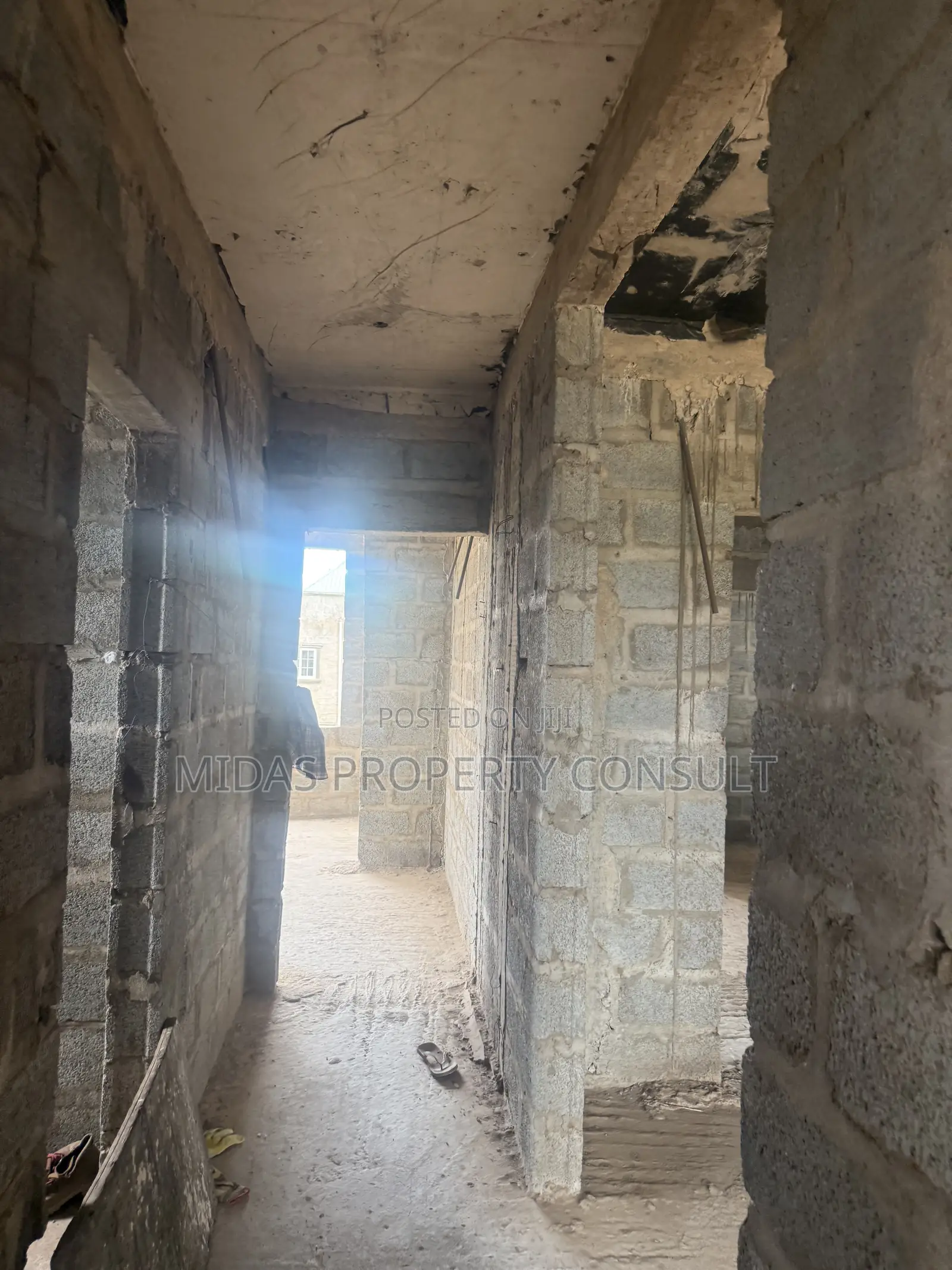 16bdrm Apartment in Tema Community 25 for sale