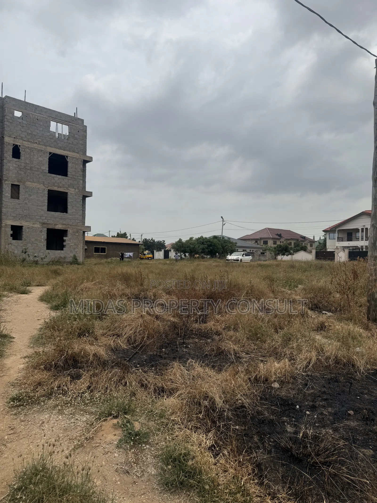 16bdrm Apartment in Tema Community 25 for sale