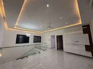 4bdrm Duplex in Ashaley Botwe, School Junction for sale