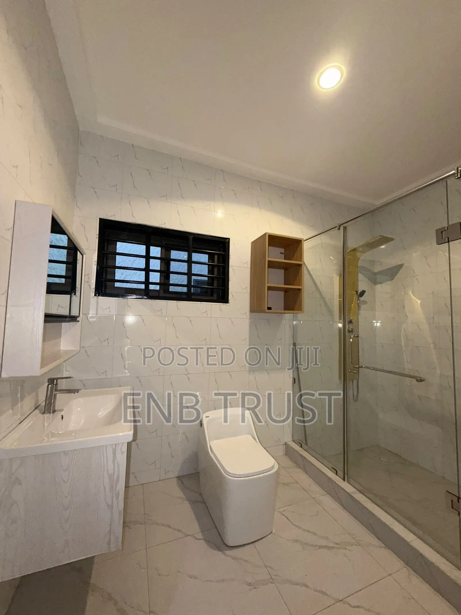 4bdrm Duplex in Ashaley Botwe, School Junction for sale