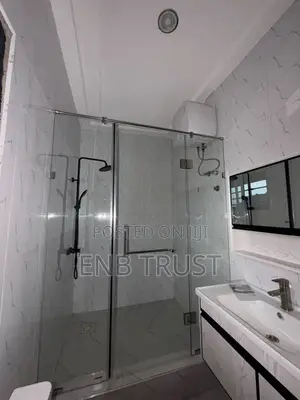 4bdrm Duplex in Ashaley Botwe, School Junction for sale