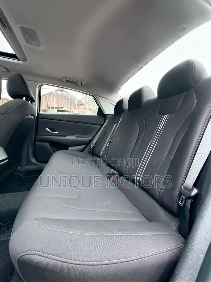 Hyundai Elantra 2021 Blue