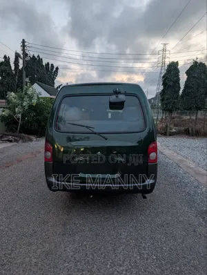 Hyundai H1 2006 Green