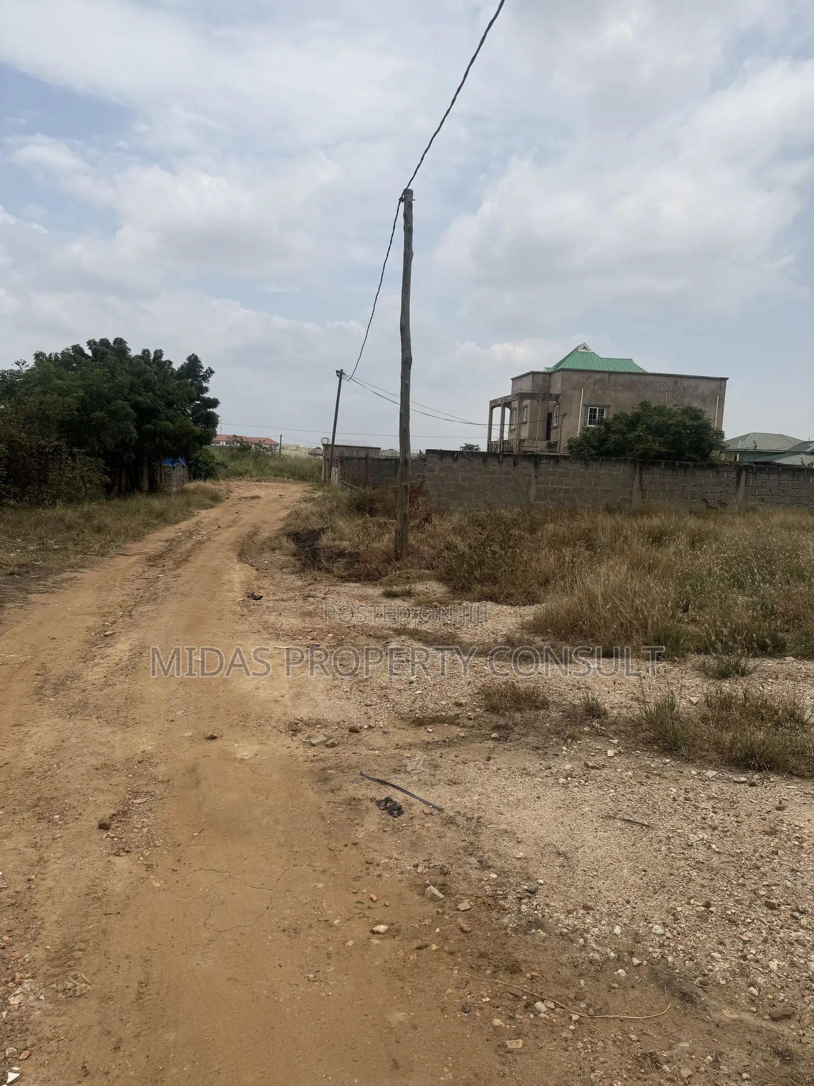 16bdrm Apartment in Tema Community 25 for sale