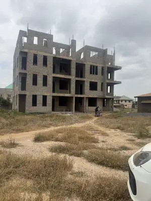 16bdrm Apartment in Tema Community 25 for sale