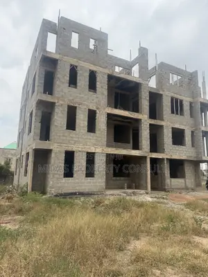 16bdrm Apartment in Tema Community 25 for sale
