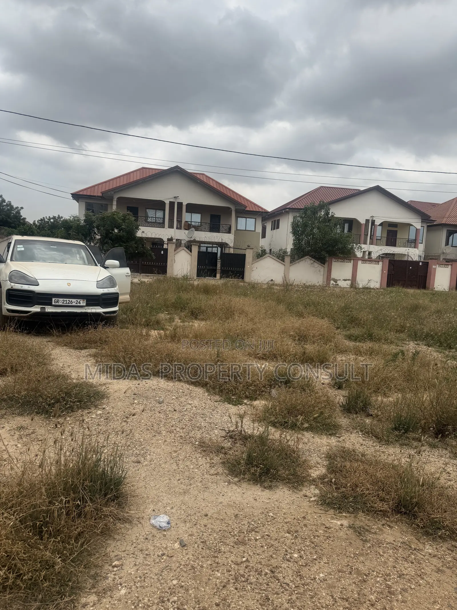 16bdrm Apartment in Tema Community 25 for sale