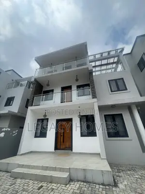 Furnished 4bdrm Townhouse / Terrace in Labone for rent
