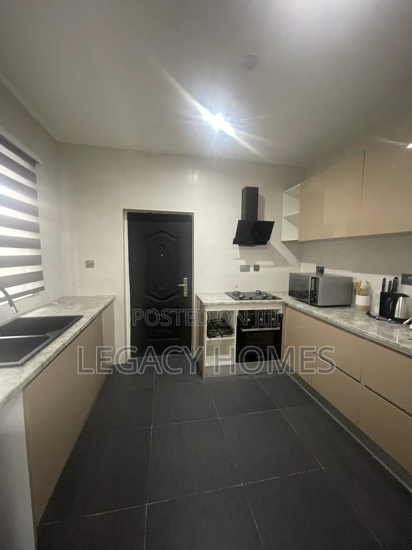 Furnished 4bdrm Townhouse / Terrace in Labone for rent