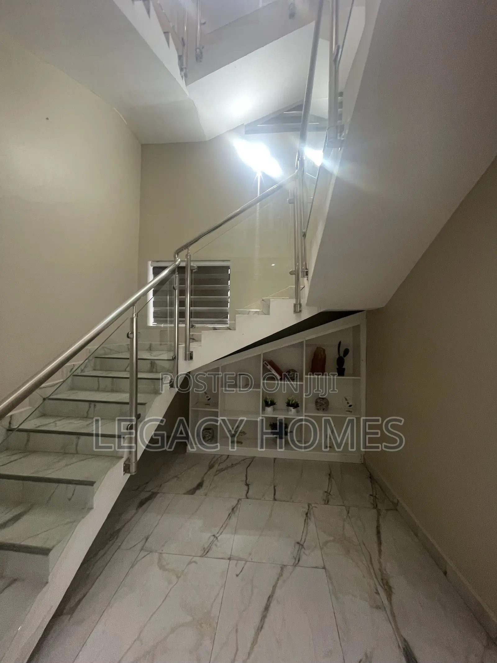 Furnished 4bdrm Townhouse / Terrace in Labone for rent