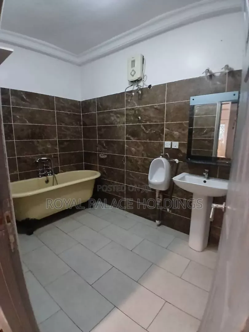 4bdrm House in East Legon Hills, School Junction for rent