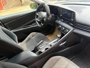 Hyundai Elantra Limited 2021 Black