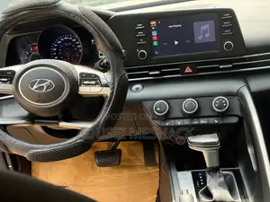 Hyundai Elantra Limited 2021 Black