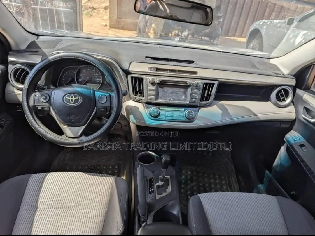 Toyota RAV4 XLE 4dr SUV AWD (2.5L 4cyl 6A) 2015 Silver