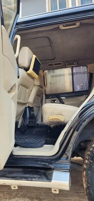 Mitsubishi Pajero 3.0 2012 Black