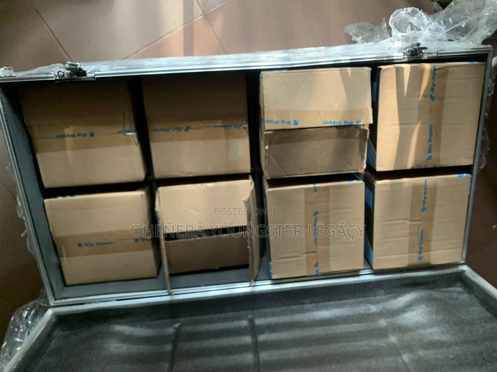 8 Par Cans and Flight Case Christmas Promo