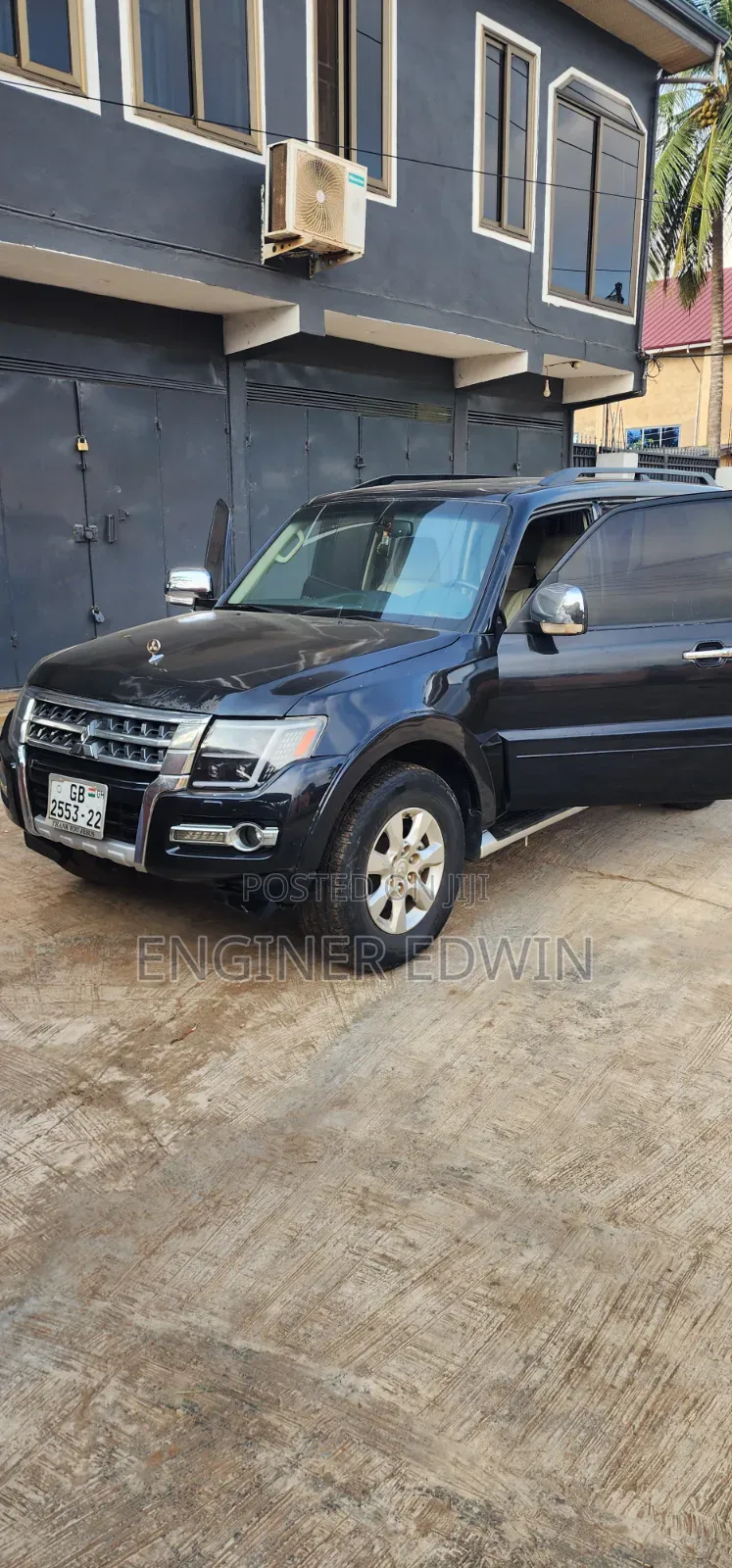 Mitsubishi Pajero 3.0 2012 Black