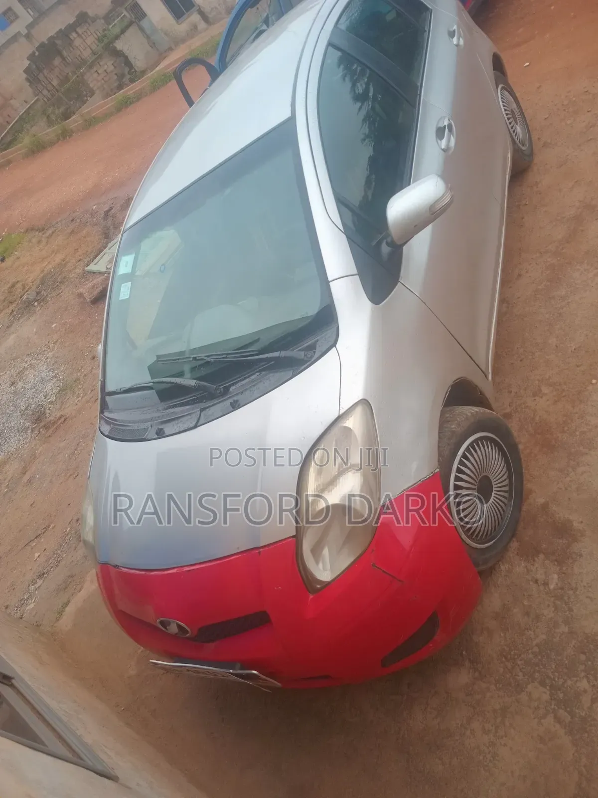 Toyota Vitz 2010 Silver