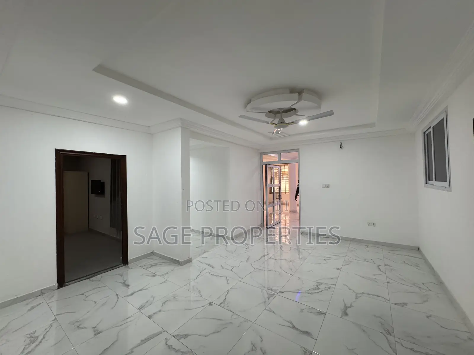 3bdrm Duplex in School Junction for rent