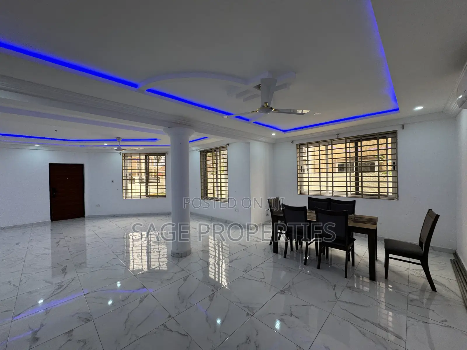 3bdrm Duplex in School Junction for rent