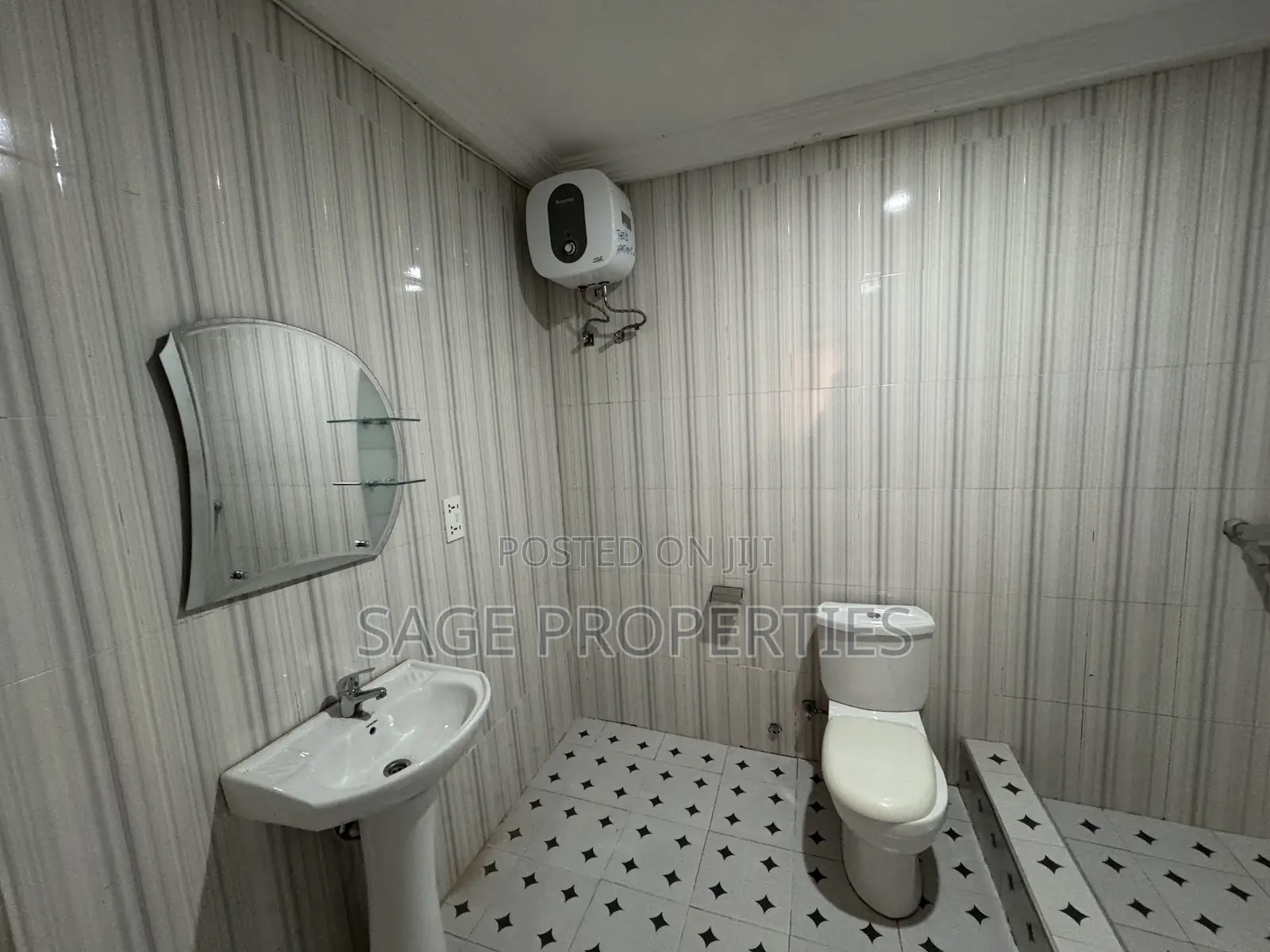 3bdrm Duplex in School Junction for rent