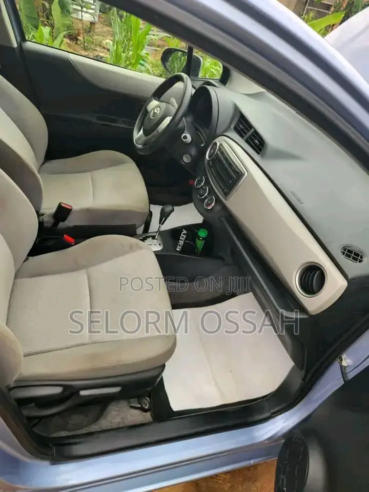 Toyota Vitz 2012 Blue