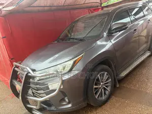 Toyota Highlander XLE 2019 Gray