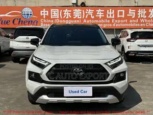 Toyota RAV4 XLE Premium FWD 2024 White