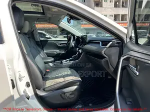Toyota RAV4 XLE Premium FWD 2024 White