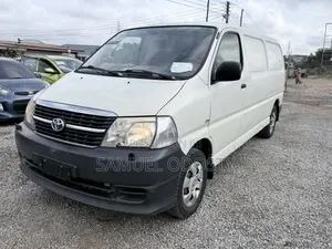Toyota HiAce 2011 White