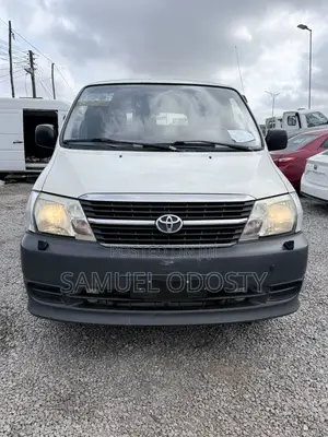 Toyota HiAce 2011 White