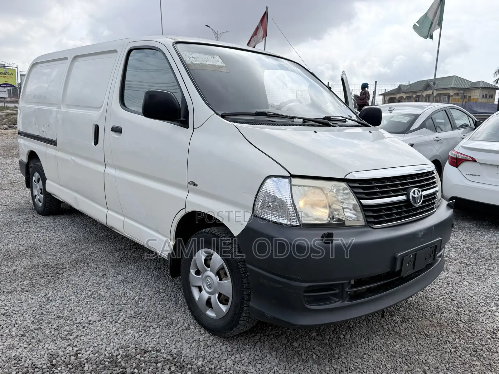 Toyota HiAce 2011 White