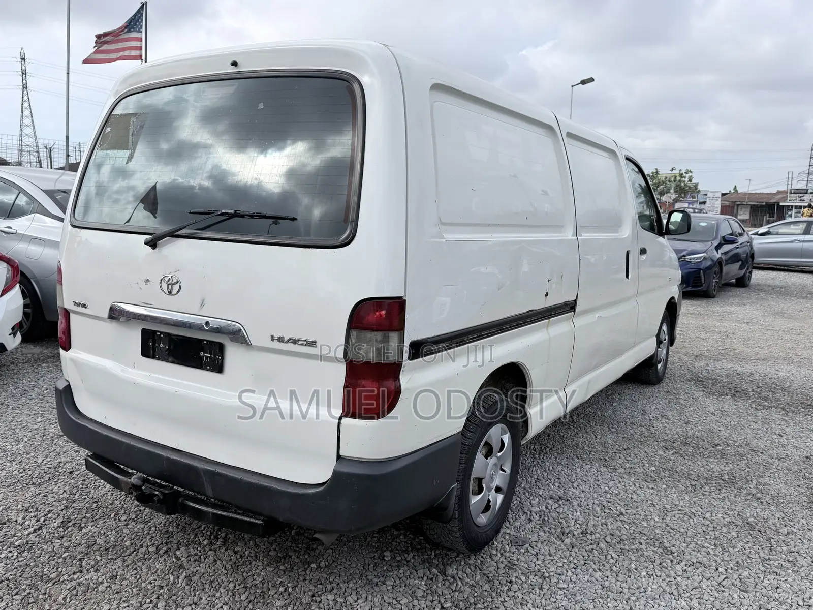 Toyota HiAce 2011 White