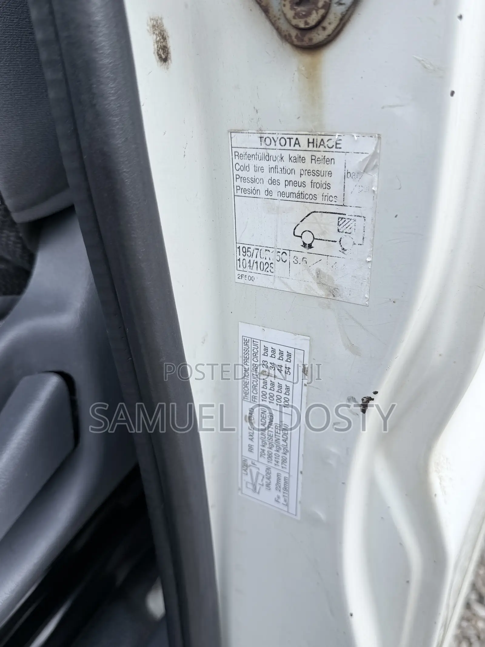 Toyota HiAce 2011 White