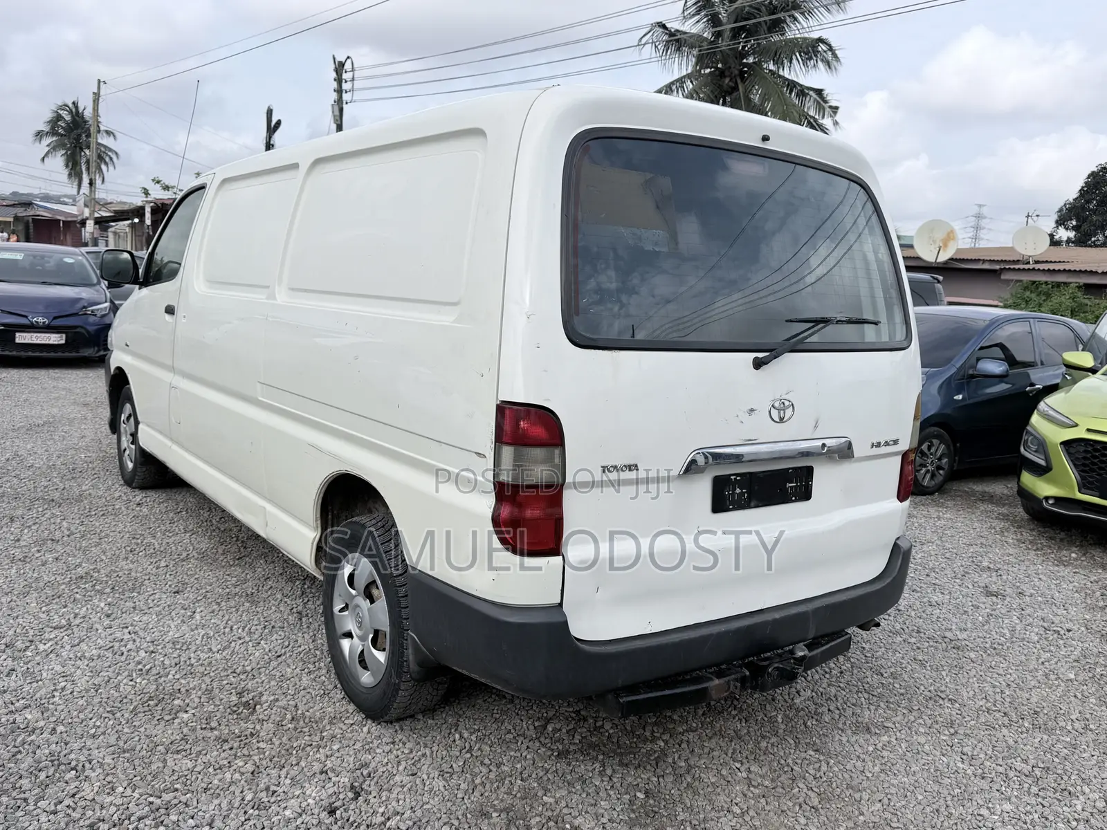 Toyota HiAce 2011 White